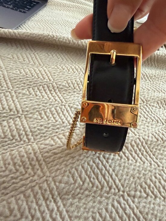 St. John Womens Gold Tone Buckle Belt Size 28 Black Leather Vintage Italy main image 7